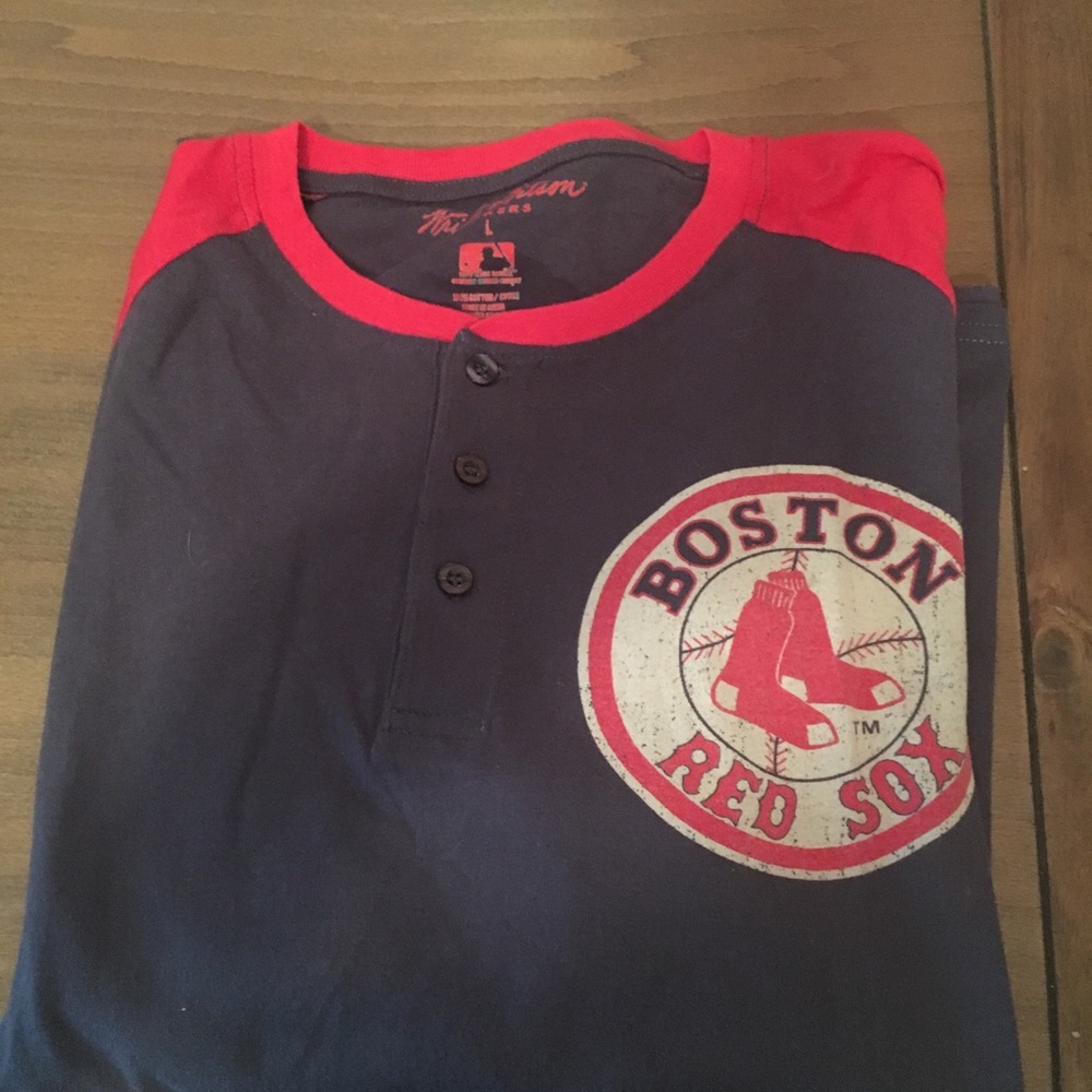 Raglan T-shirt